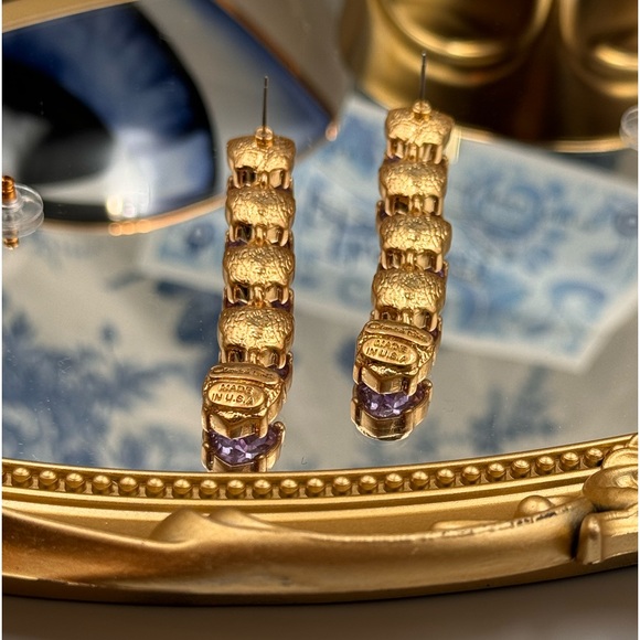 🆕 OSCAR DE LA RENTA 🧿 NWOT Crystal Embellished Amethyst Heart Drop Earrings - Picture 16 of 16